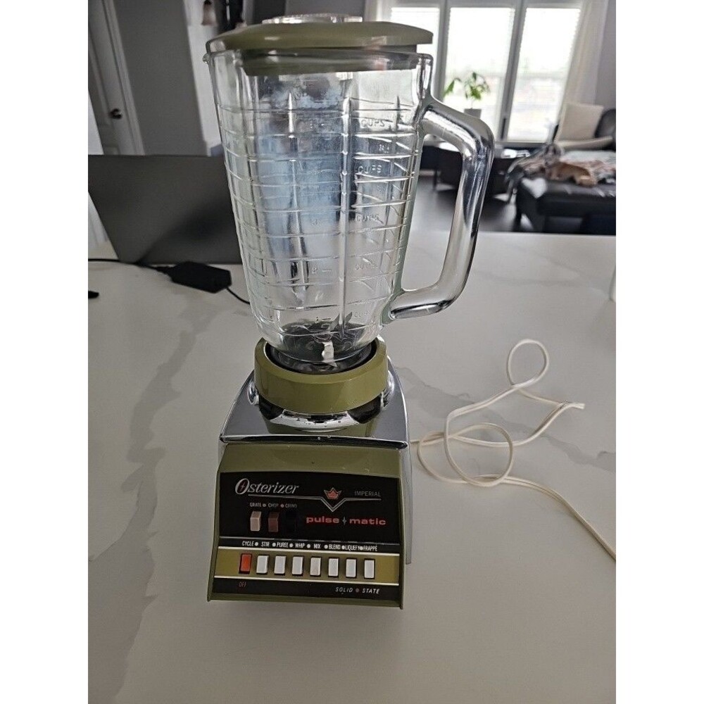 Vtg Osterizer Blender Model 647 Avocado Green Chrome TESTED Glass Pitcher